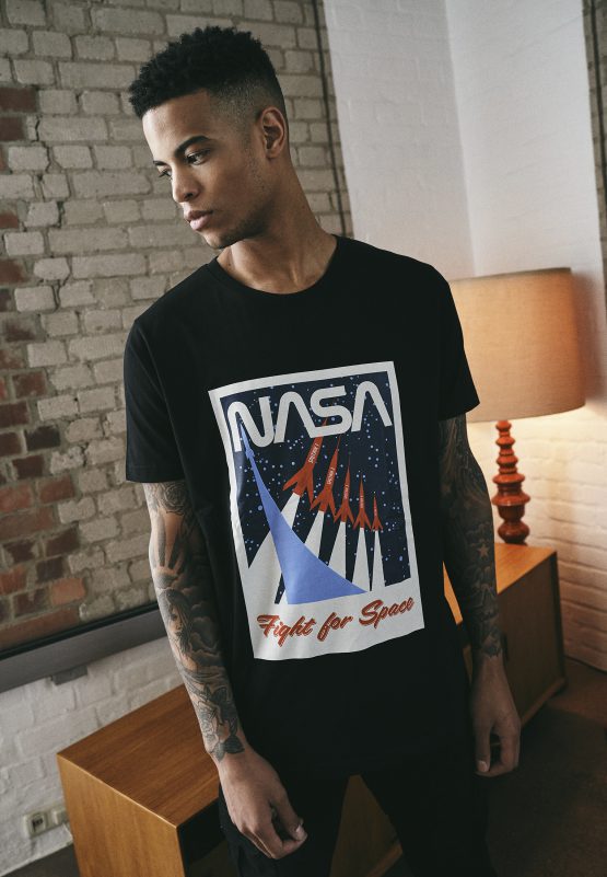 NASA Fight For Space T-Shirt sfeerfoto 2