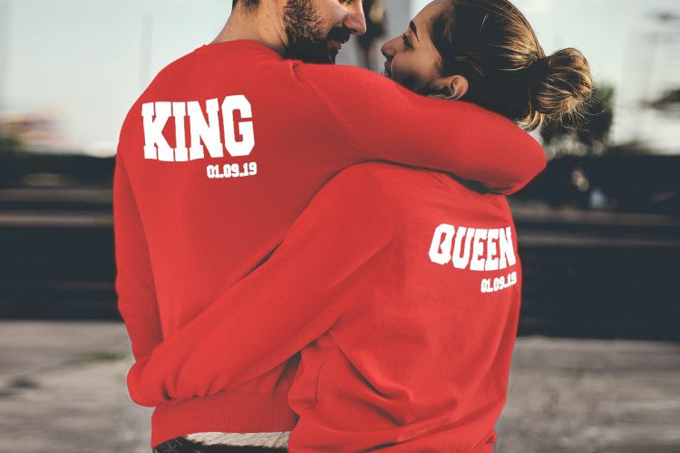 King Queen Sweaters met Datum Rood